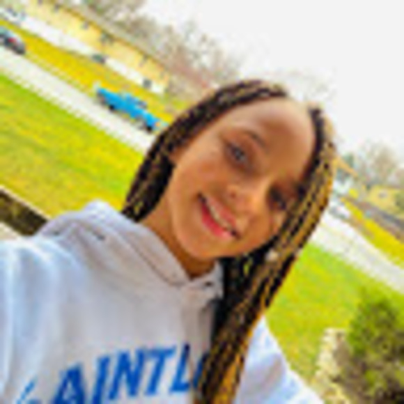 Meet your Posher, Makayla - Picture 1 of 1